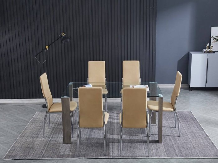 Silla de comedor tapizado beige...