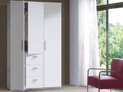 Armario de dormitorio  de 3 puertas Bas