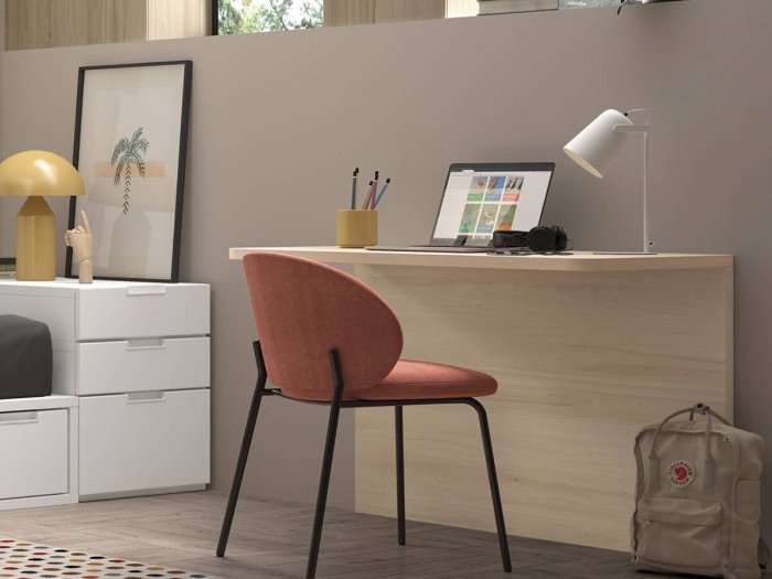 Escritorio juvenil anclado a pared...