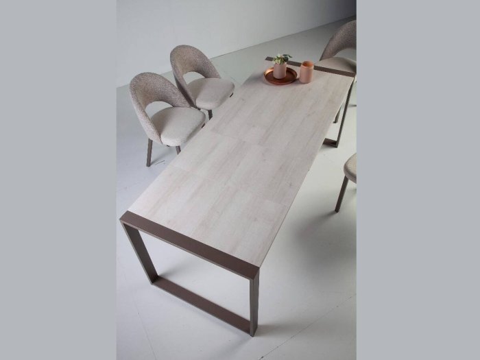 Mesa comedor extensible de pata deslizante modelo BEL