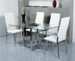 mesa de cristal y sillas tapizadas